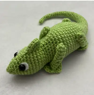 Clyde the Chameleon Amigurumi Pattern