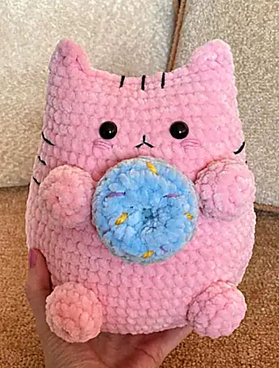 Cute Cat with Donut Amigurumi Pattern