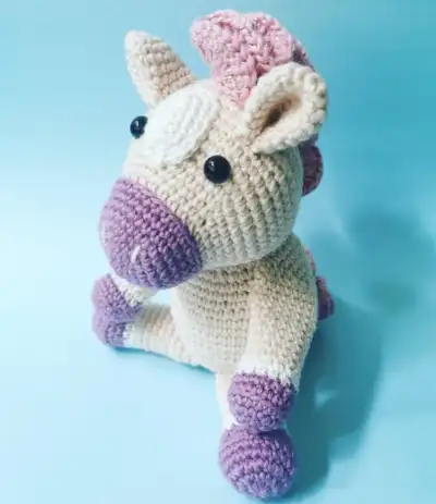 Neon the Horse Amigurumi Pattern